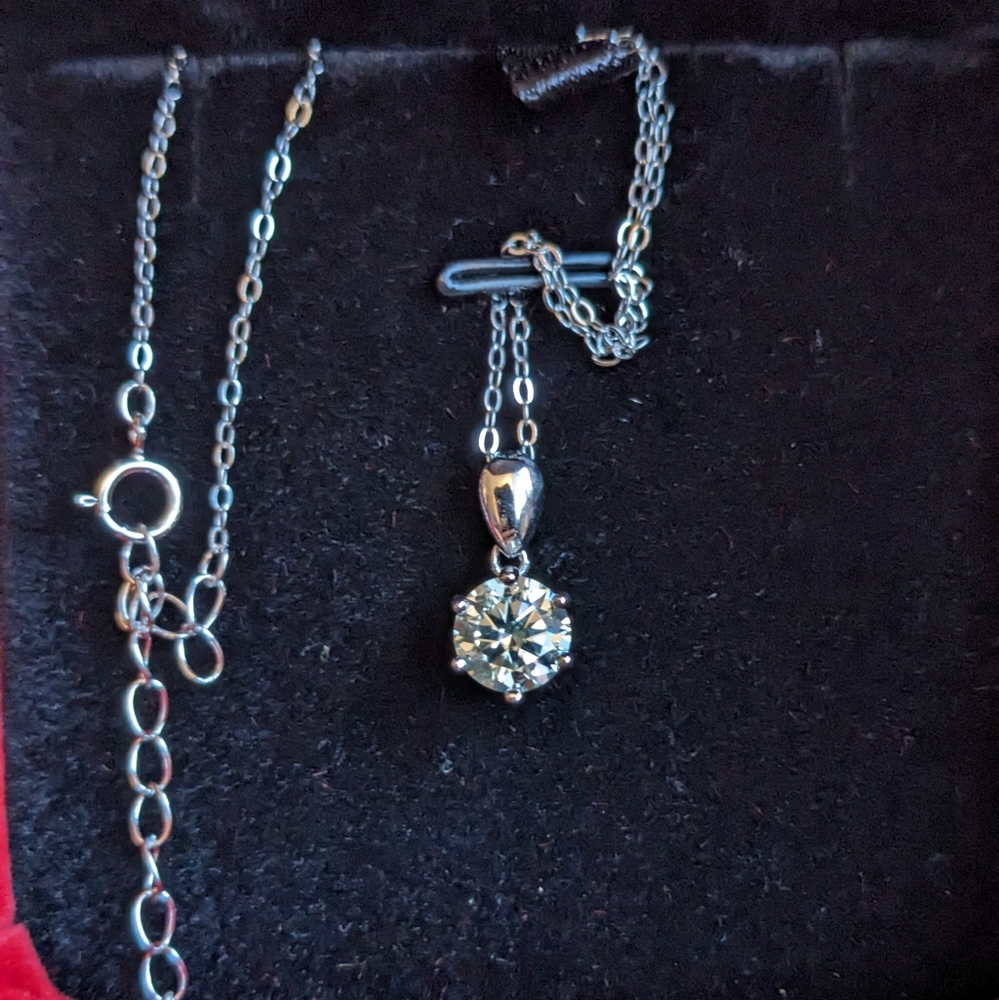 1 carat t.w. new round necklace - Picture 2 of 7